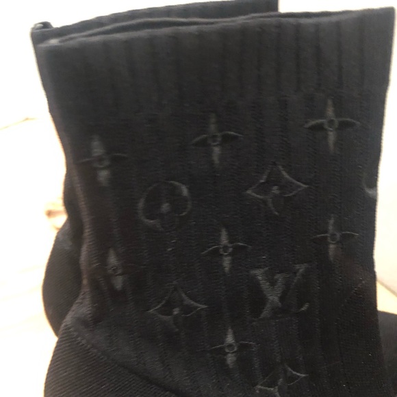 COPY - LV booties wore twice for short time too small and they are AUTHENTIC ‼️ - Picture 5 of 6
